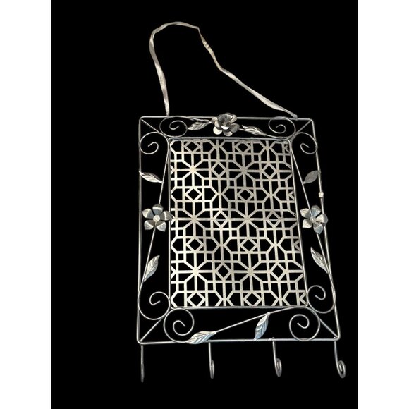 Decorative Floral Design Silver Metal Wall Hanging Jewelry Organizer With 4 Hook - Picture 9 of 13